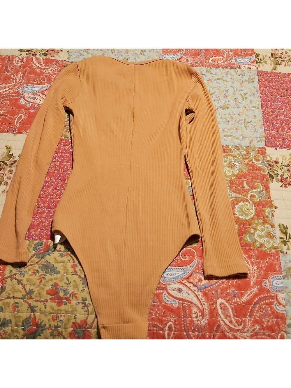 Reformation Encina Ribbed Long Sleeve Henley Bodysuit in Tan Size XXS - Picture 2 of 6